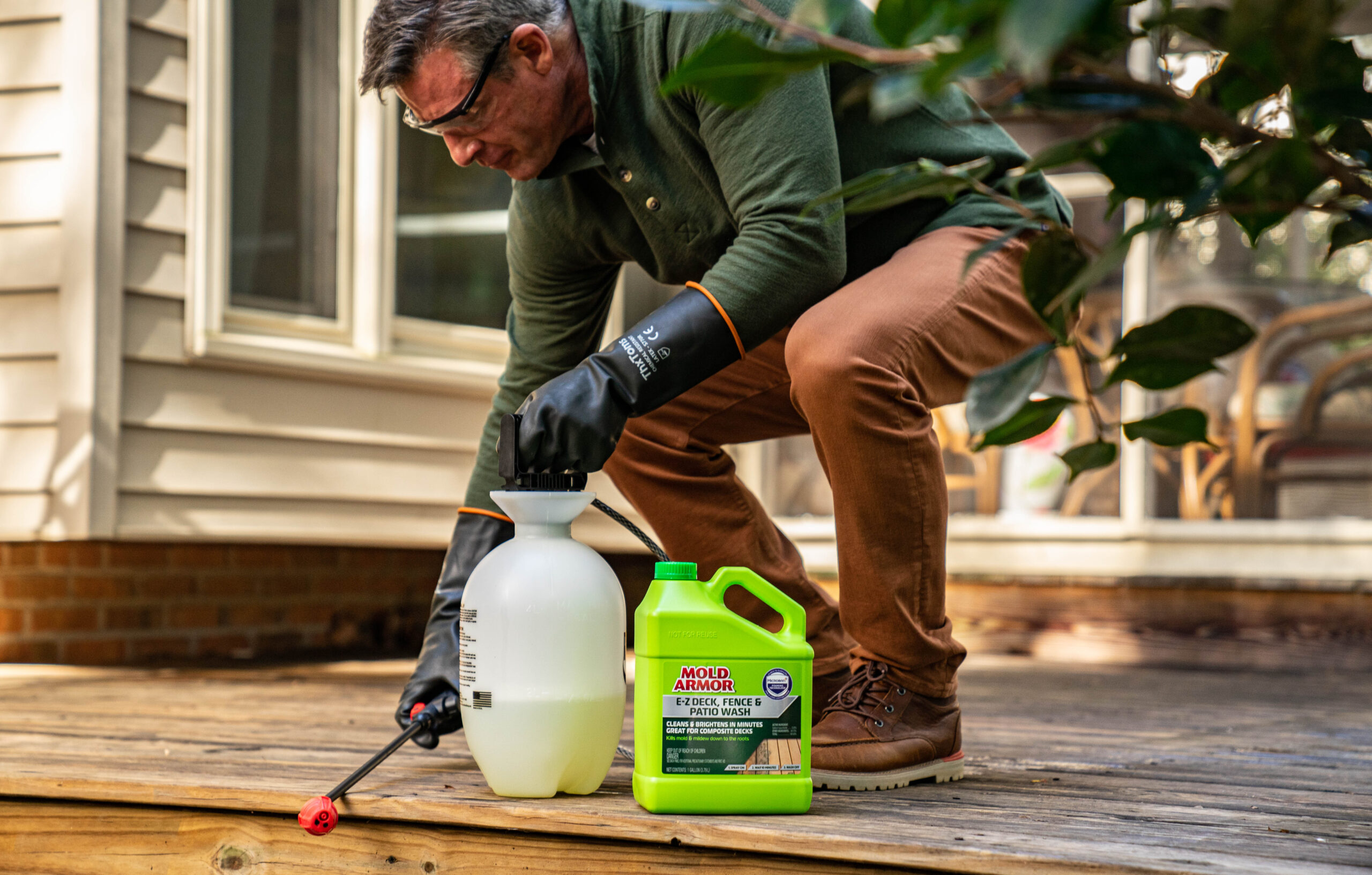 Mold Armor E-Z Deck Wash for Wood Surfaces, Composite Deck & Fence, 1 Gal.  - Mold Armor